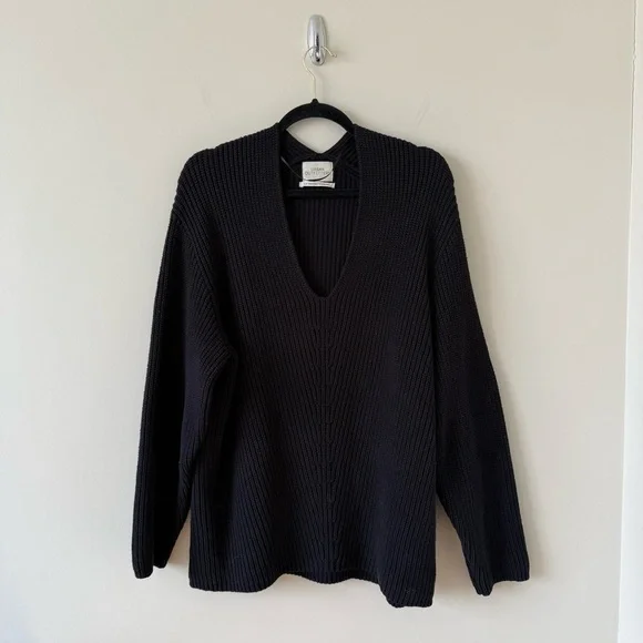 Urban Outfitters “Victoria ” Black Knit Pullover (Size:Small) - Picture 2 of 9